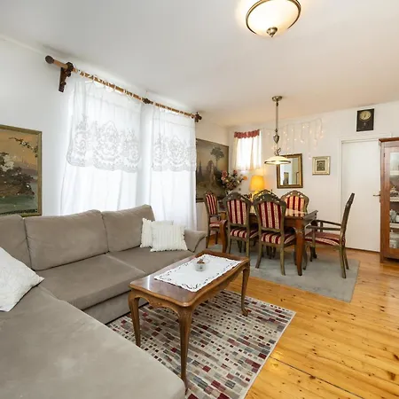 Dream Old&new Sunny Delight Apartment Split
