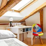 Dream Old&new Sunny Delight Apartment Split