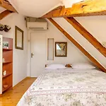Dream Old&new Sunny Delight Apartment Split